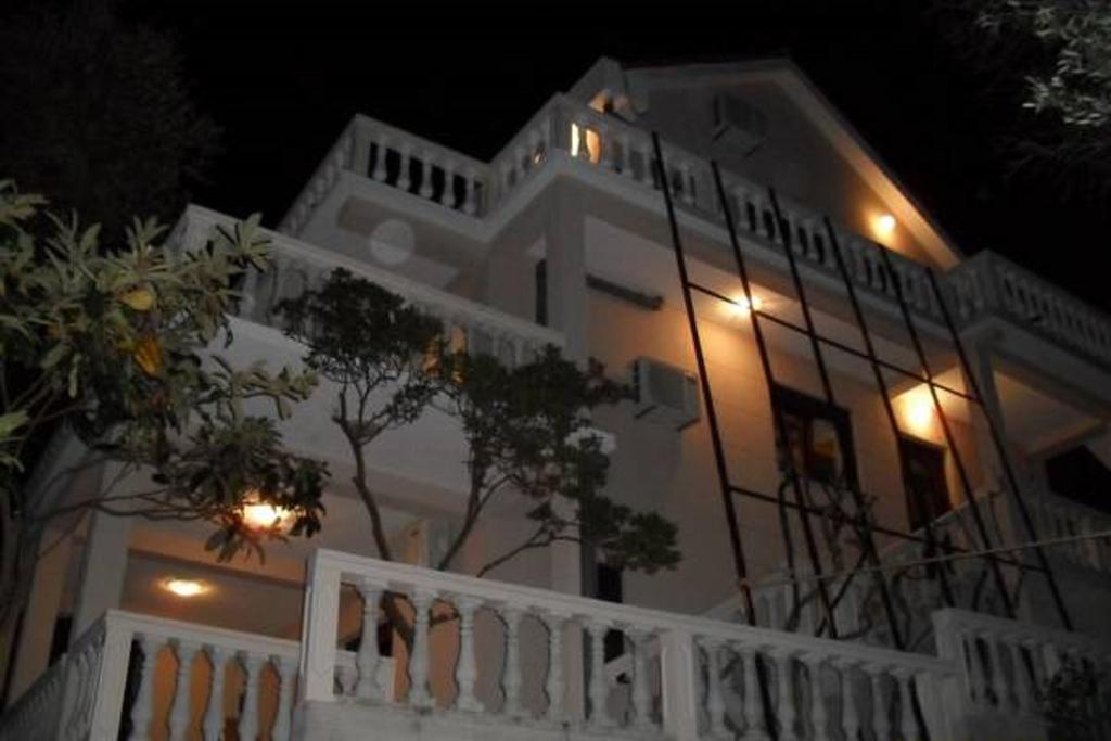 Apartments Arina Krasići 外观 照片